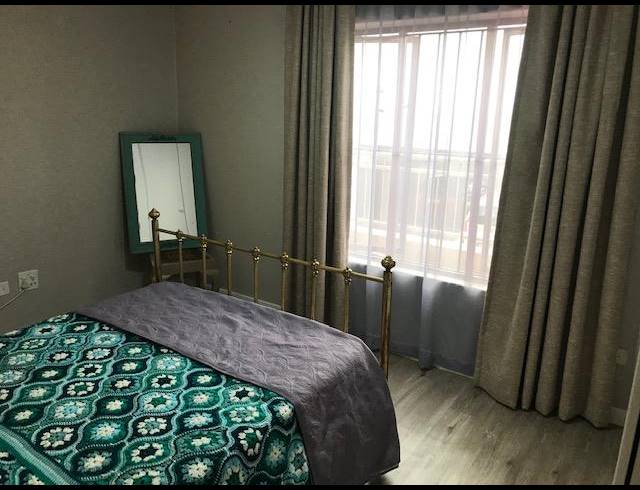 2 BEDROOM APARTMENT FOR SALE IN CONSTANTIA KLOOF